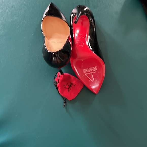 CHRISTIAN LOUBOUTIN HEELS. Never worn - Picture 2 of 5